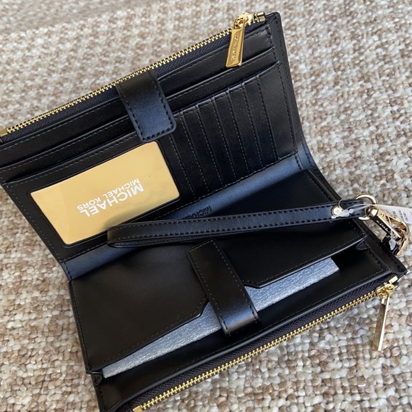 MICHAEL KORS LARGE DOUBLE ZIP WRISTLET WALLET - Picture 8 of 16